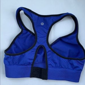 Lululemon sports bra!
